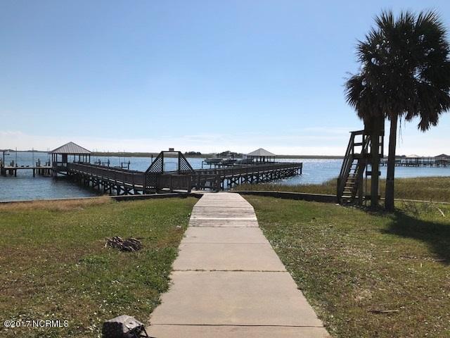 5 Long Point Lane Hampstead, NC 28443 - Photo 2 of 3 Kot 5 dock