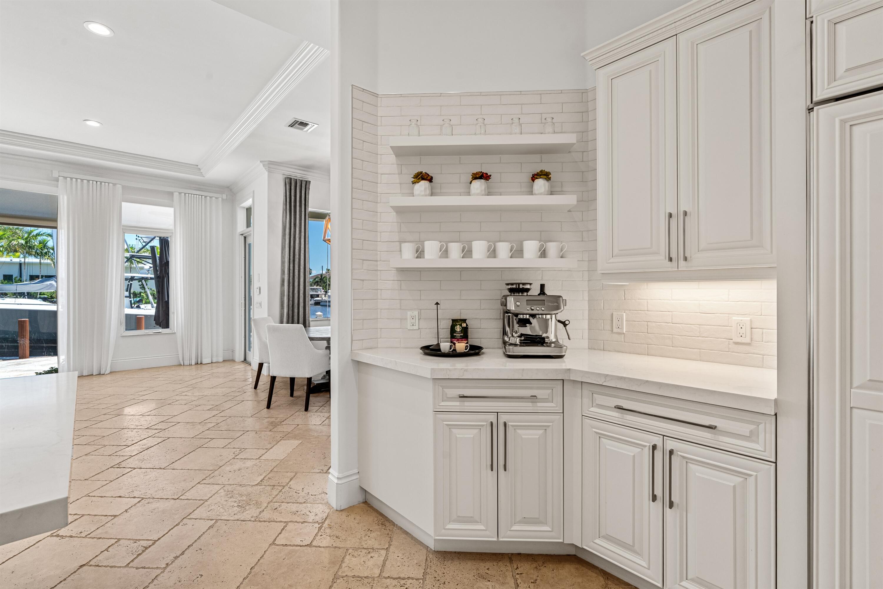 2320 Northeast 34th Court Lighthouse Point, FL 33064 - Photo 21 of 60 KITCHEN_DETAIL
