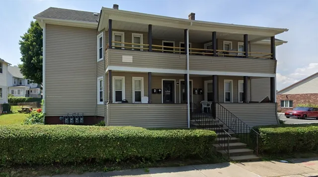 $2,100 | 60 Walnut Street, Unit 2R, Chicopee, MA 01020