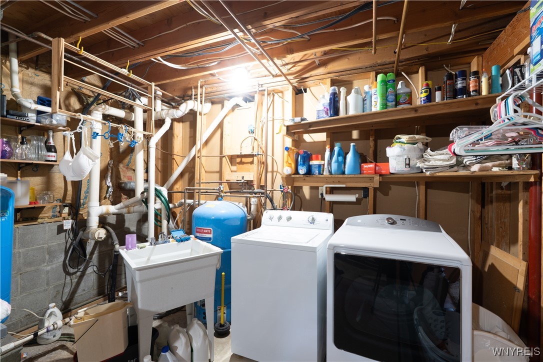 7727 Dewitt Road Pike, NY 14066 - Photo 39 of 50 Laundry