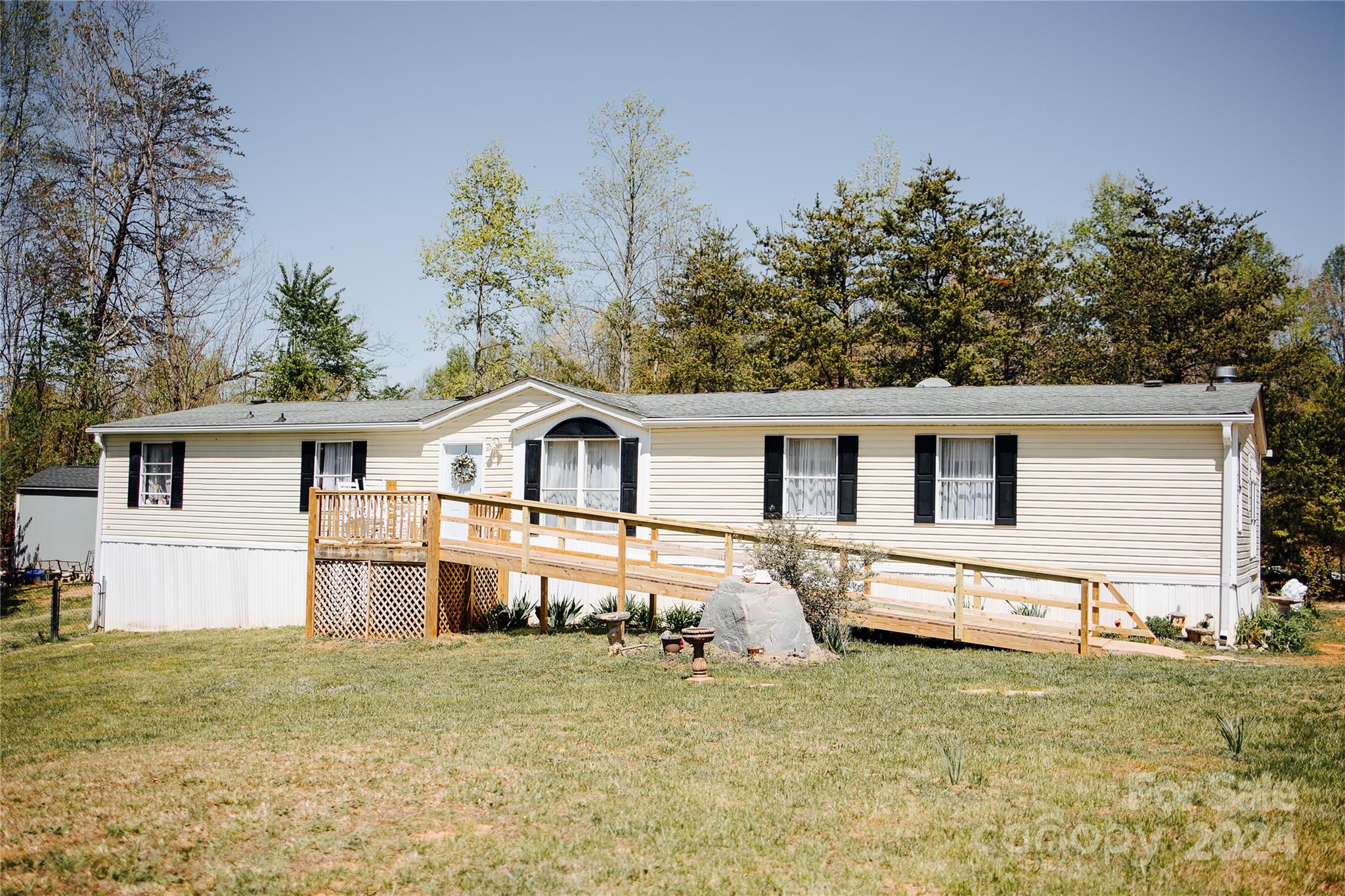 front view of house with a yard