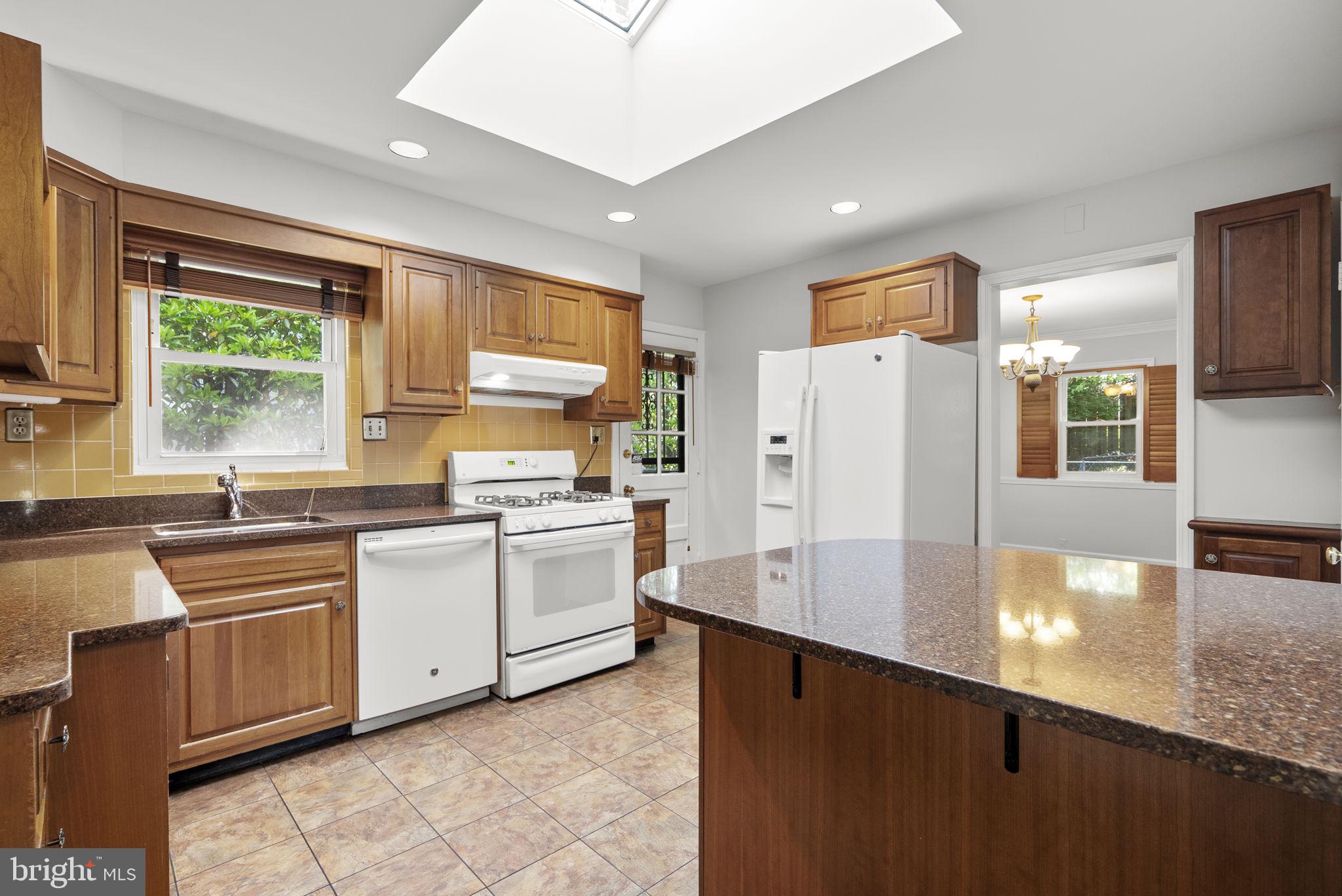 9807 Merwood Lane Silver Spring, MD 20901 - Photo 16 of 43