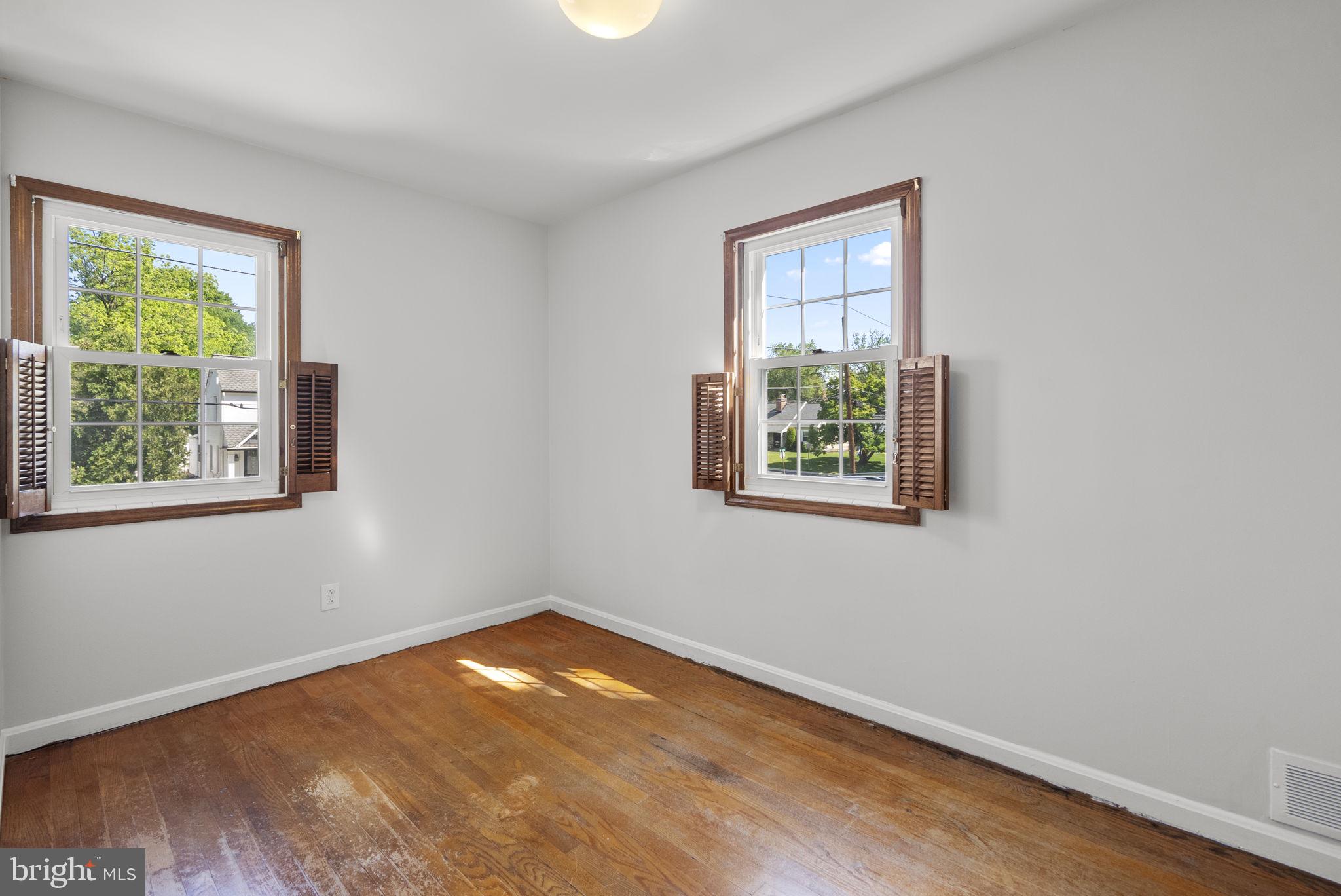 9807 Merwood Lane Silver Spring, MD 20901 - Photo 26 of 43