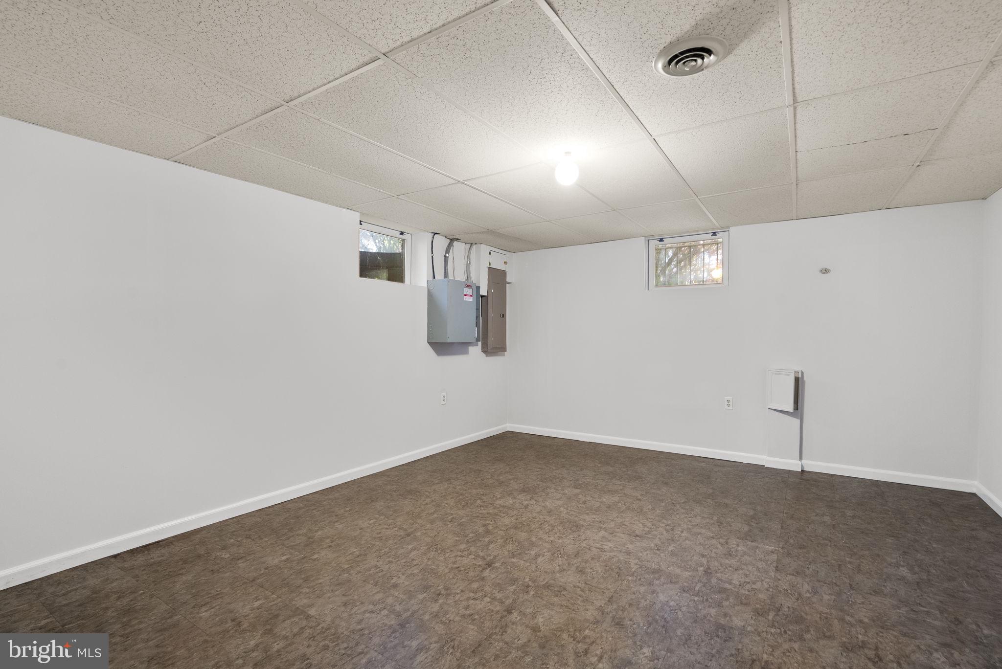 9807 Merwood Lane Silver Spring, MD 20901 - Photo 36 of 43