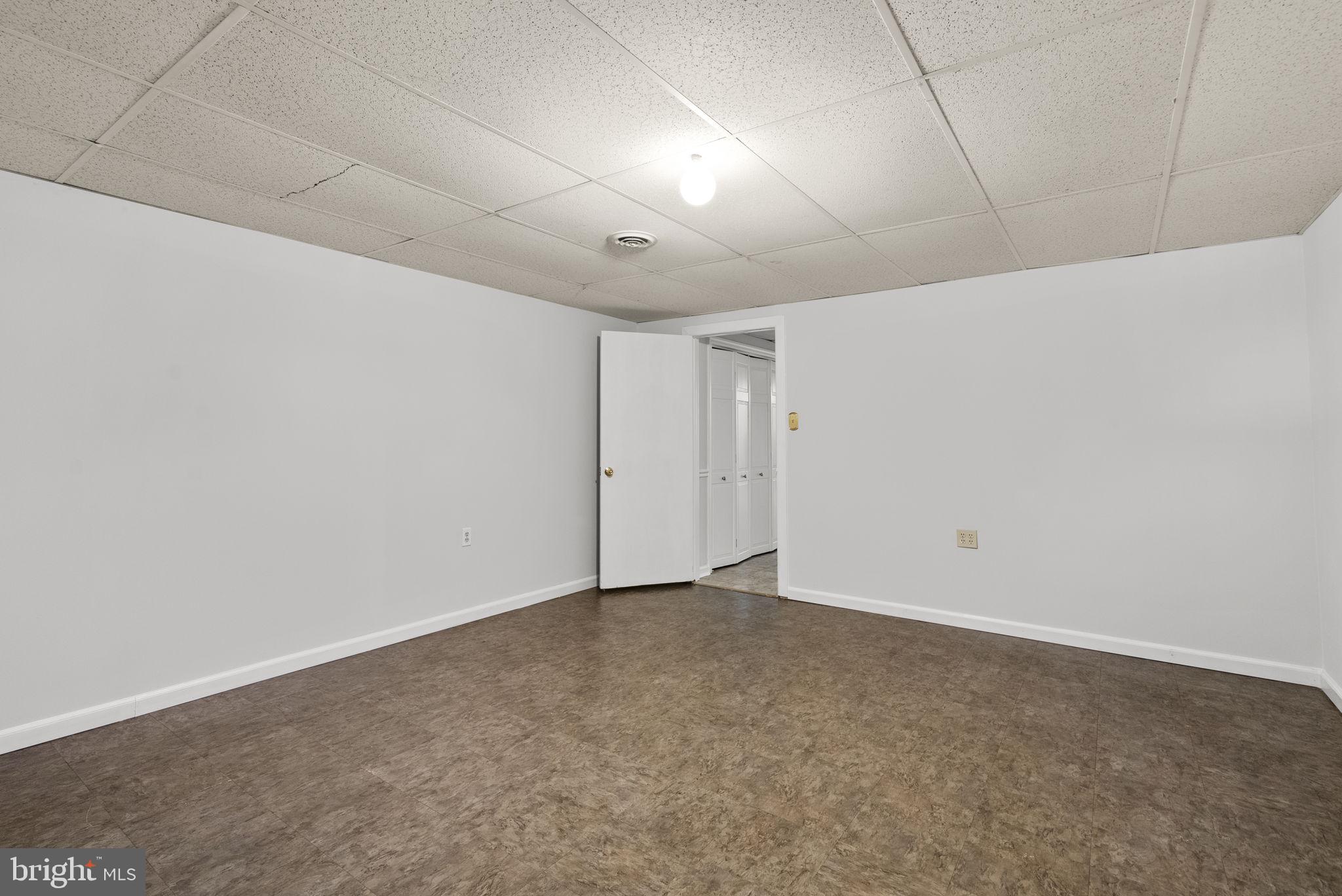 9807 Merwood Lane Silver Spring, MD 20901 - Photo 37 of 43