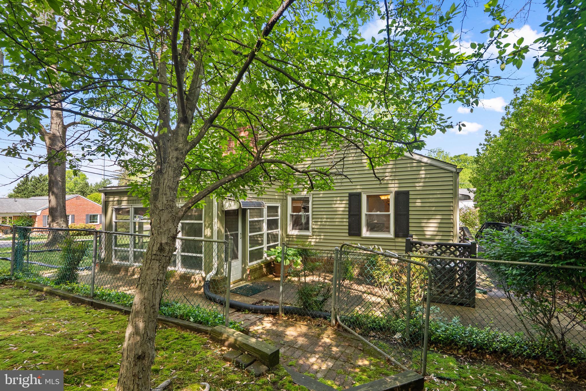 9807 Merwood Lane Silver Spring, MD 20901 - Photo 41 of 43