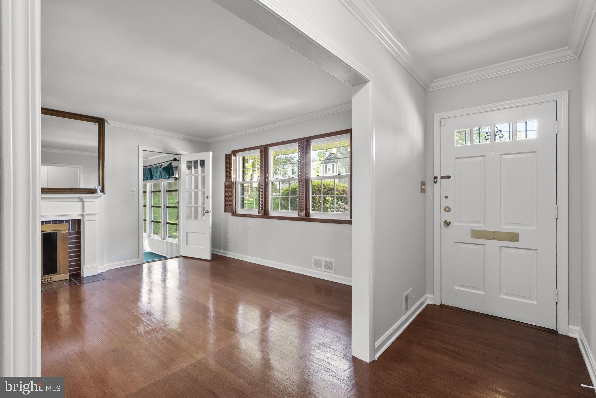 9807 Merwood Lane Silver Spring, MD 20901 - Photo 6 of 43