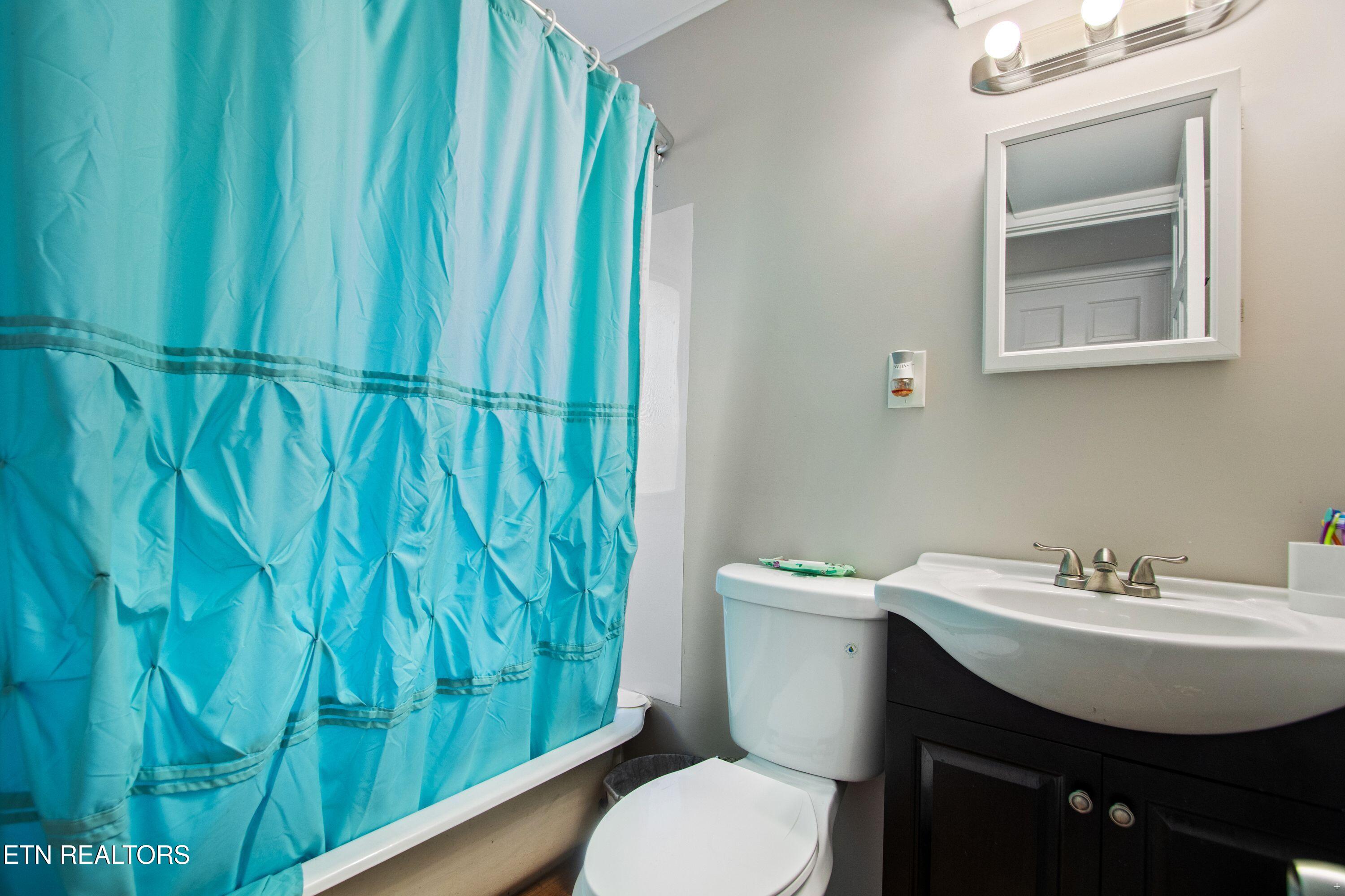 111 Vienna Road Oak Ridge, TN 37830 - Photo 11 of 24 fullbath 2