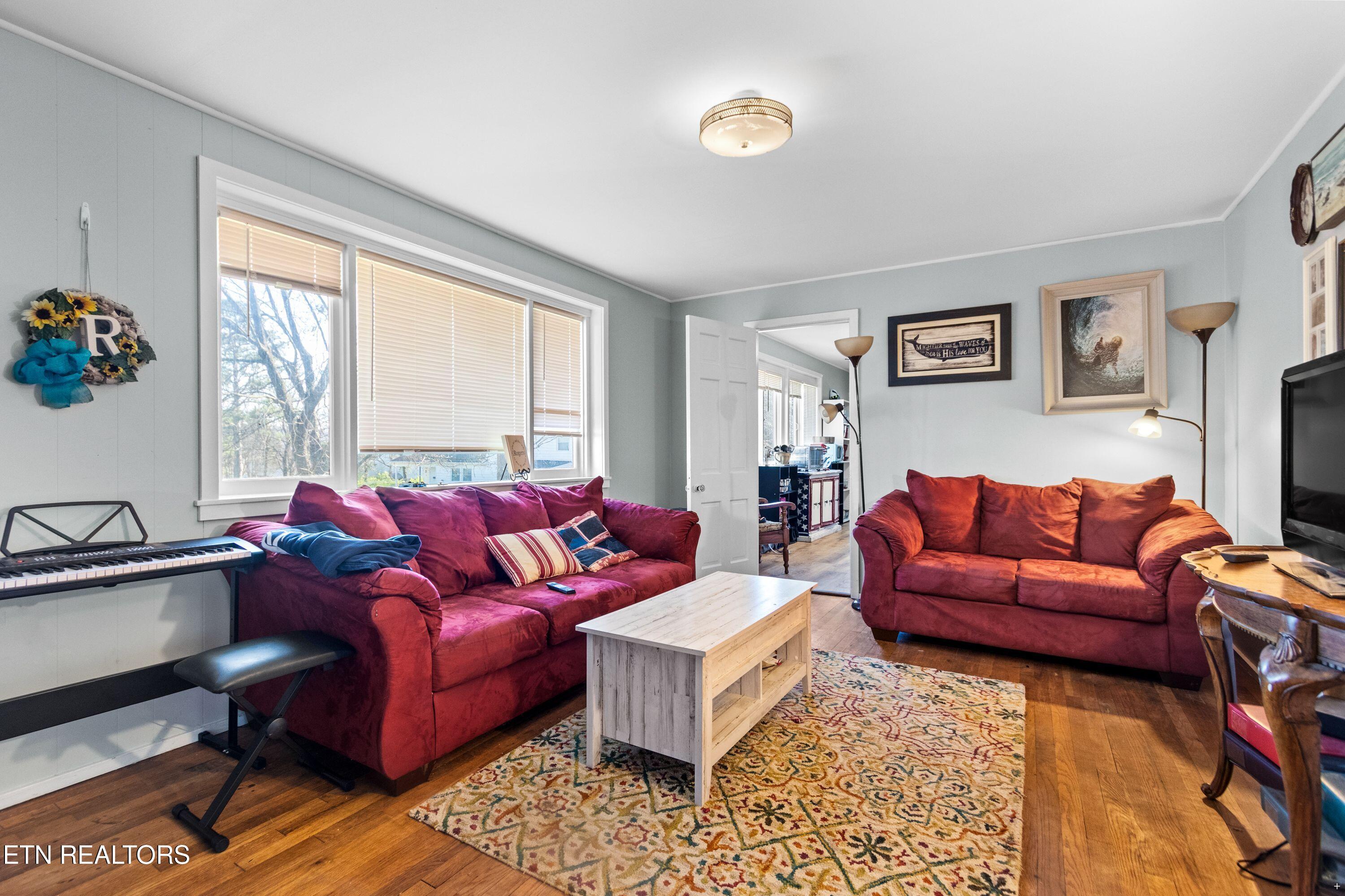 111 Vienna Road Oak Ridge, TN 37830 - Photo 13 of 24 family room