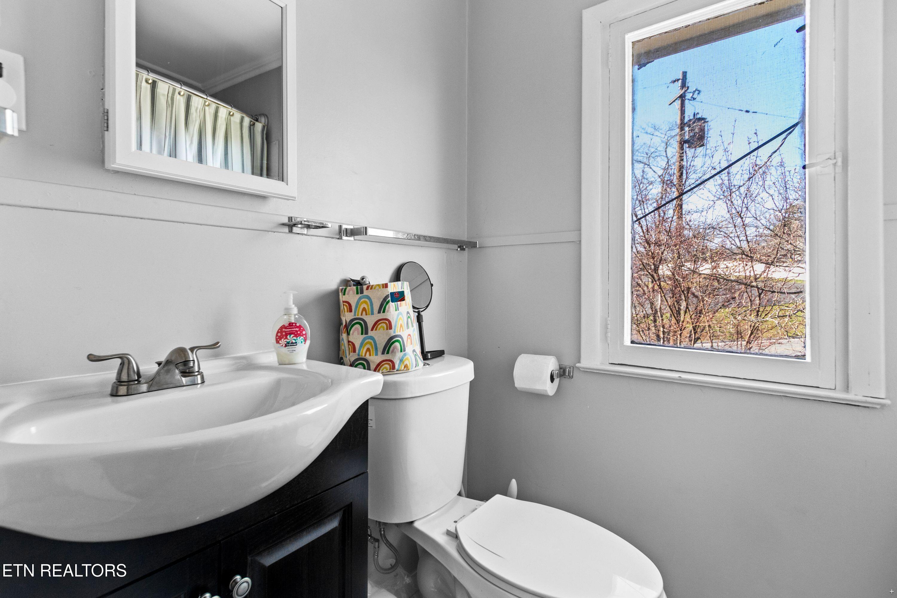 111 Vienna Road Oak Ridge, TN 37830 - Photo 18 of 24 fullbath 1