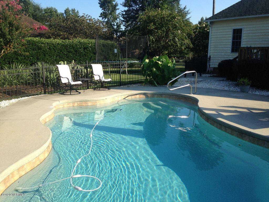 232 Mellen Road New Bern, NC 28562 - Photo 3 of 45 232pool3