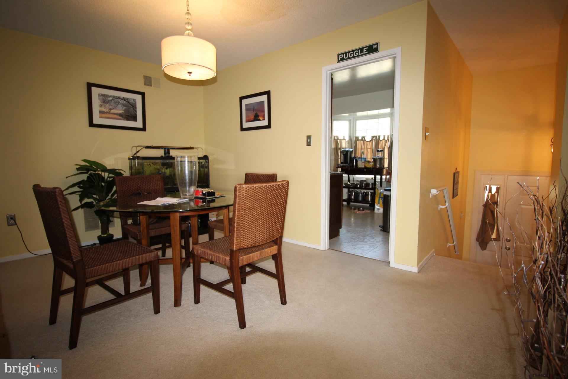 2373 Hunters Square Court Reston, VA 20191 - Photo 5 of 21