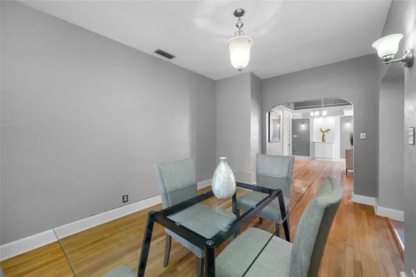 $6,500 | 205 25th Avenue Northeast, St. Petersburg, FL 33704