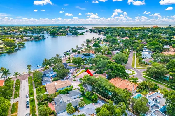 $6,500 | 205 25th Avenue Northeast, St. Petersburg, FL 33704