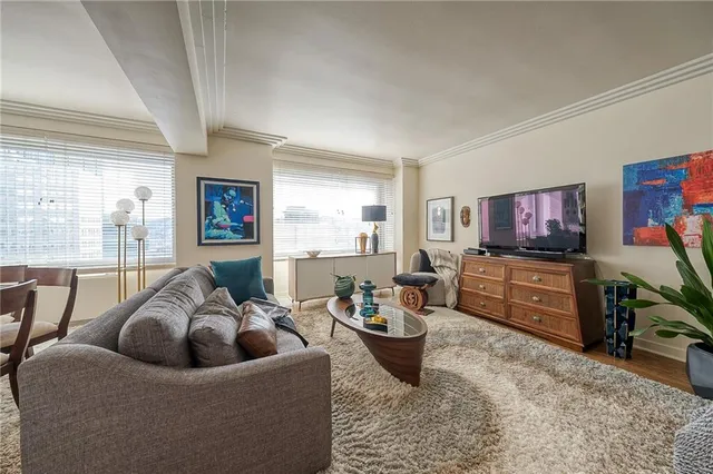 $260,000 | 320 Fort Duquesne Boulevard, Unit 26N, Pittsburgh, PA 15222