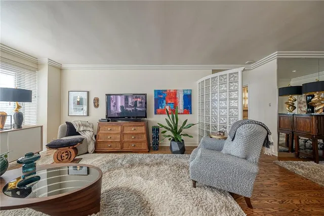 $260,000 | 320 Fort Duquesne Boulevard, Unit 26N, Pittsburgh, PA 15222