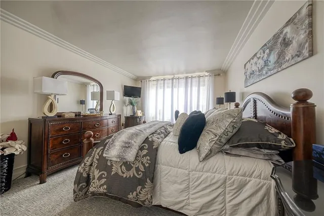 $260,000 | 320 Fort Duquesne Boulevard, Unit 26N, Pittsburgh, PA 15222