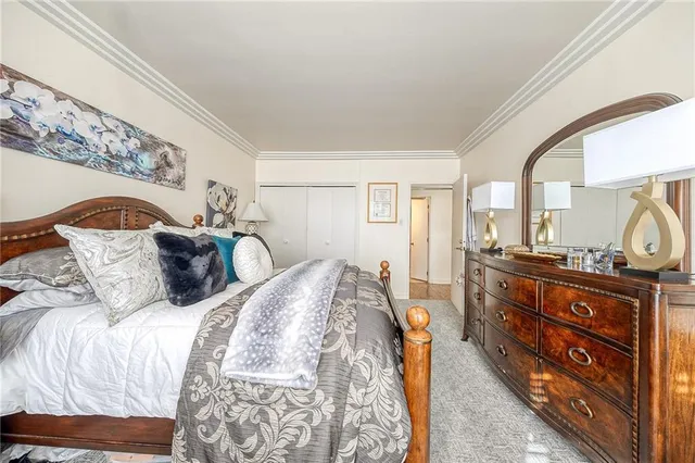 $260,000 | 320 Fort Duquesne Boulevard, Unit 26N, Pittsburgh, PA 15222