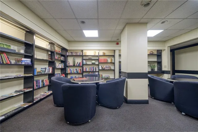 $260,000 | 320 Fort Duquesne Boulevard, Unit 26N, Pittsburgh, PA 15222