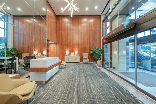 $260,000 | 320 Fort Duquesne Boulevard, Unit 26N, Pittsburgh, PA 15222