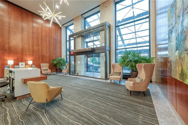 $260,000 | 320 Fort Duquesne Boulevard, Unit 26N, Pittsburgh, PA 15222