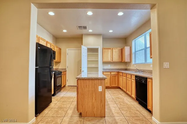 $2,000 | 8845 Salvestrin Point Avenue, Las Vegas, NV 89148