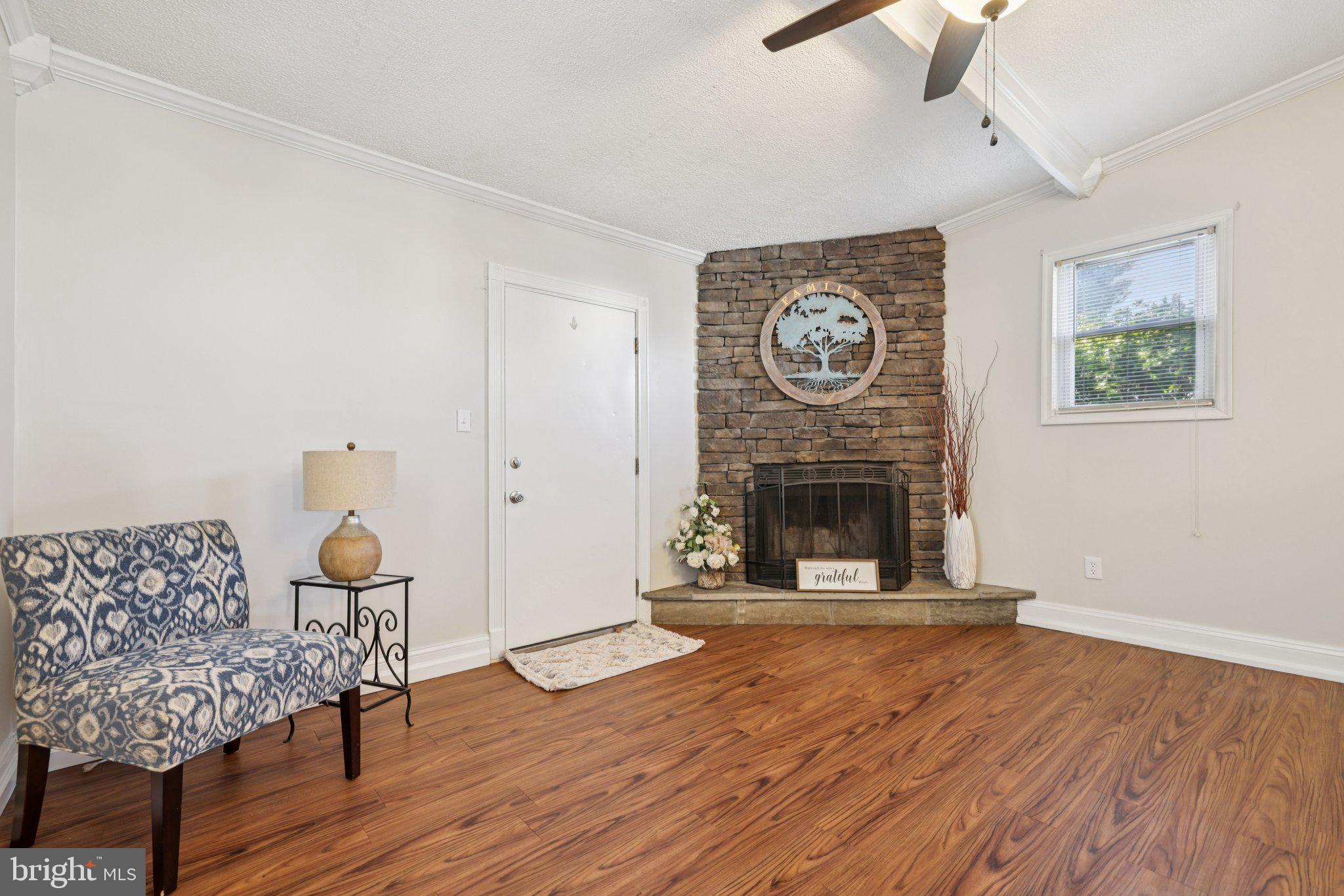 8562 Beacon Point Road Pasadena, MD 21122 - Photo 4 of 59