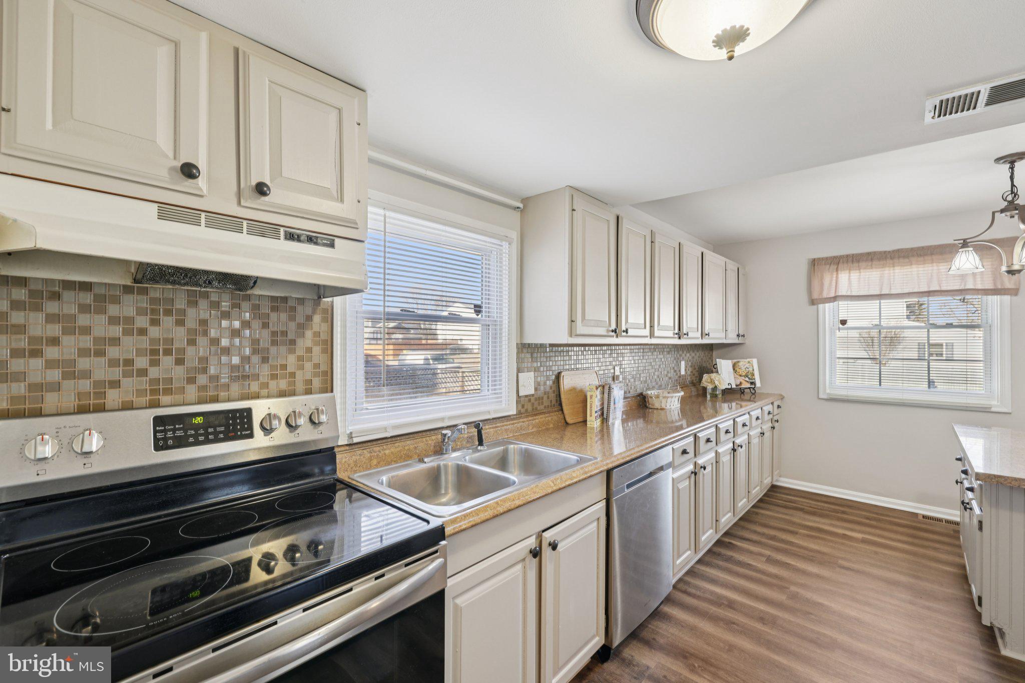 8562 Beacon Point Road Pasadena, MD 21122 - Photo 9 of 59