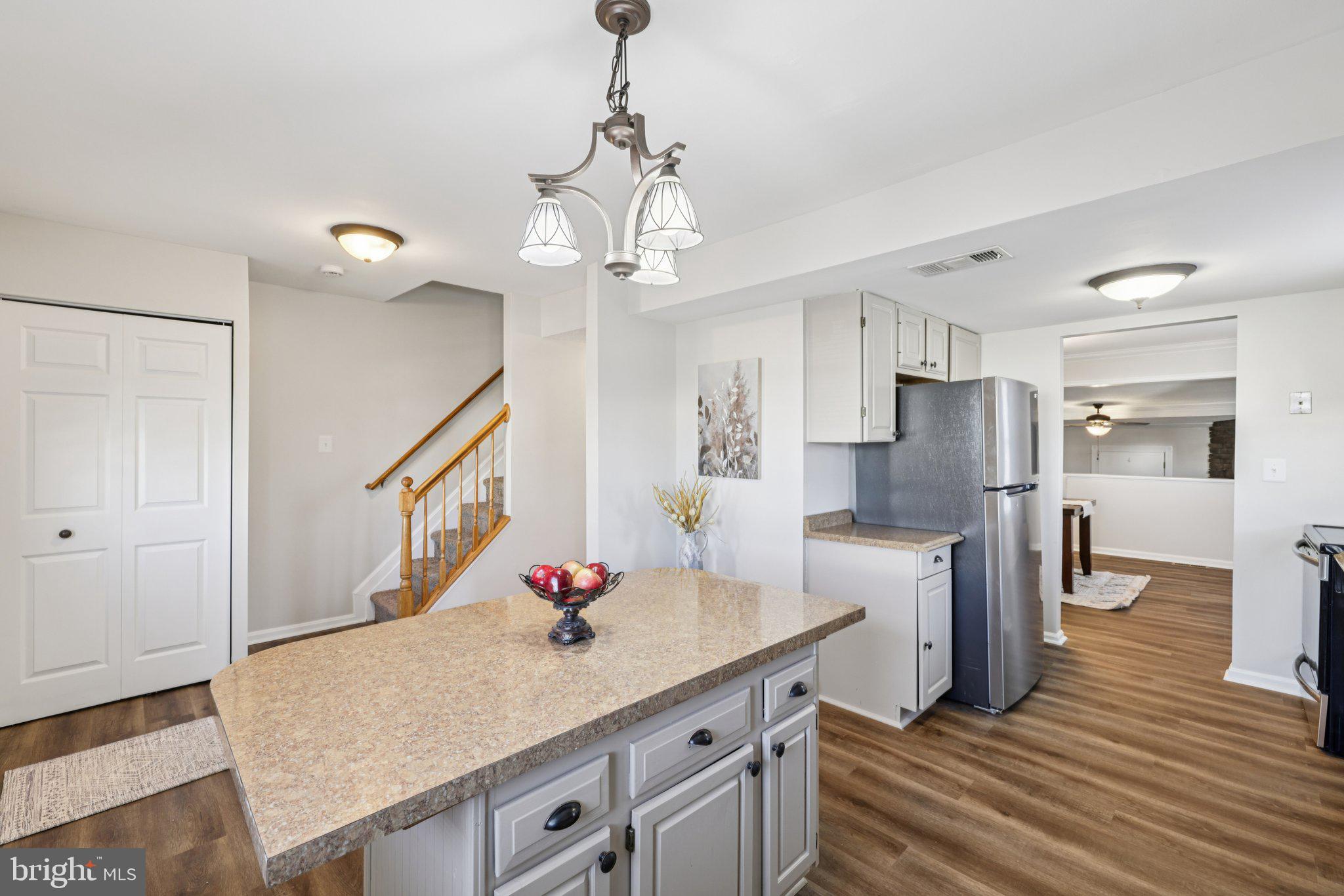 8562 Beacon Point Road Pasadena, MD 21122 - Photo 10 of 59