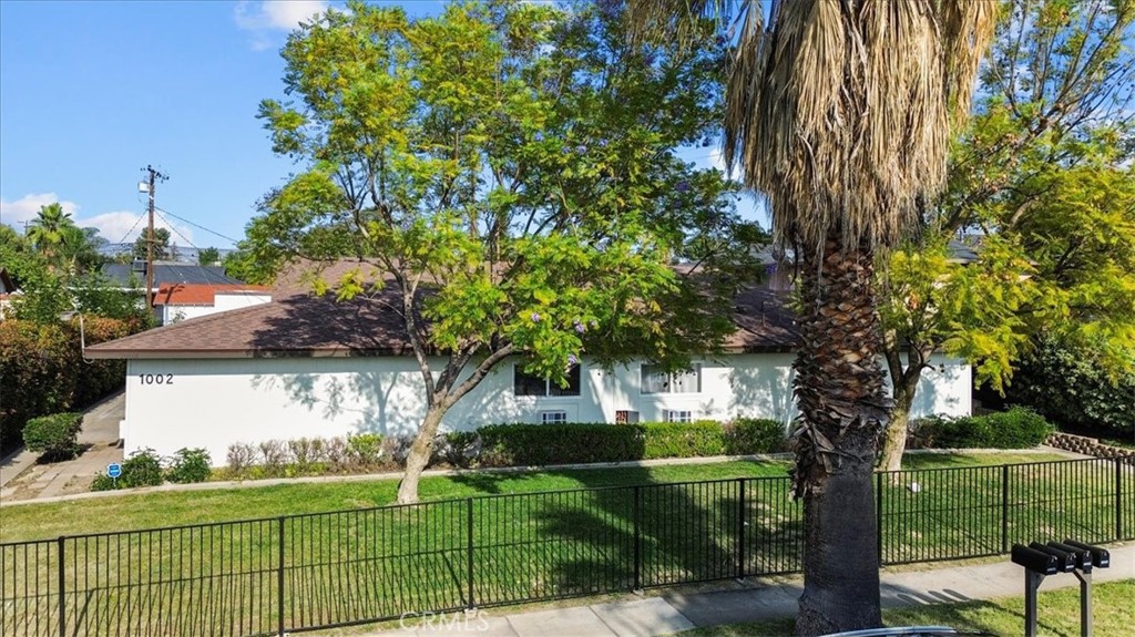 1002 Lombard Drive Redlands, CA 92374 - Photo 1 of 45