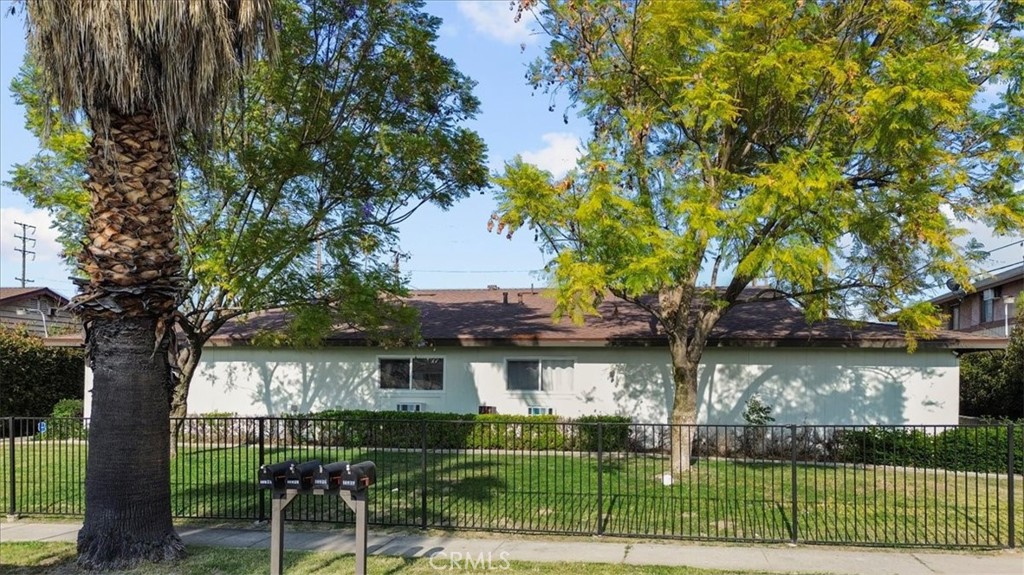1002 Lombard Drive Redlands, CA 92374 - Photo 4 of 45