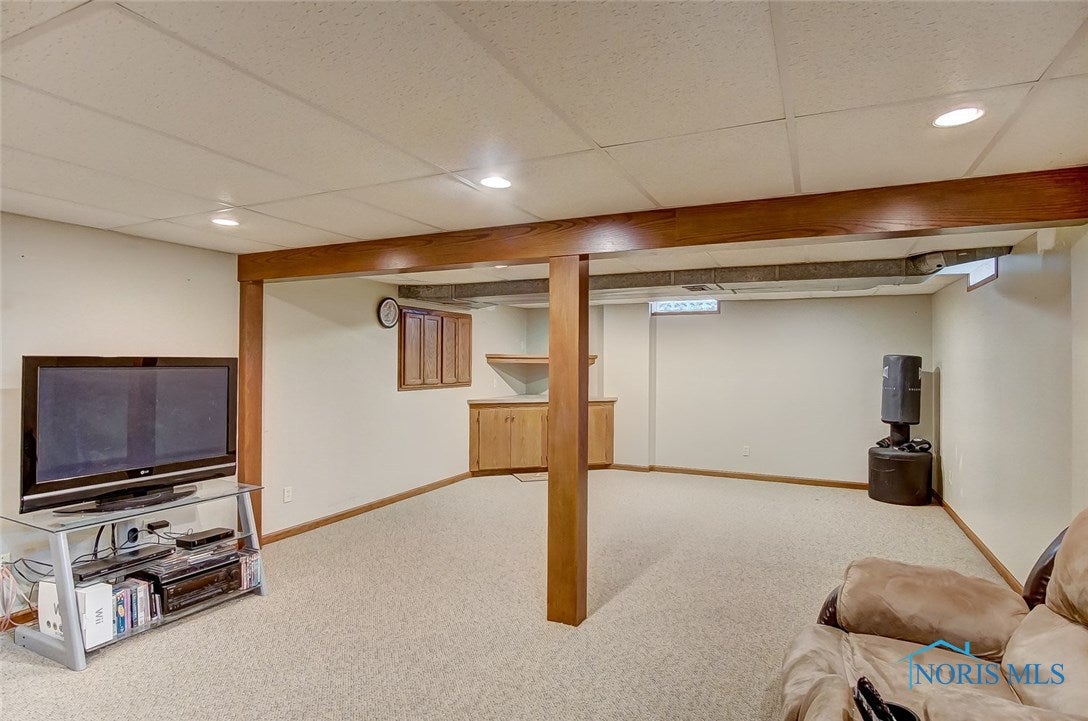 406 Eagle Point Road Rossford, OH 43460 - Photo 27 of 35 Gallery Image 27