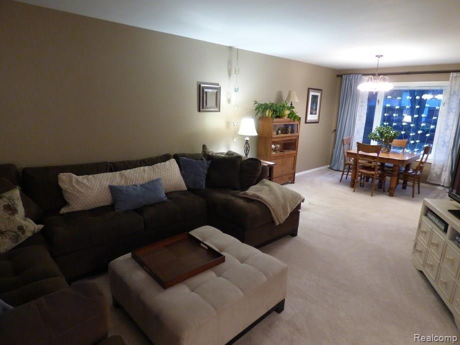 22563 Deerfield Road Novi, MI 48375 - Photo 10 of 44 P1190977.jpg