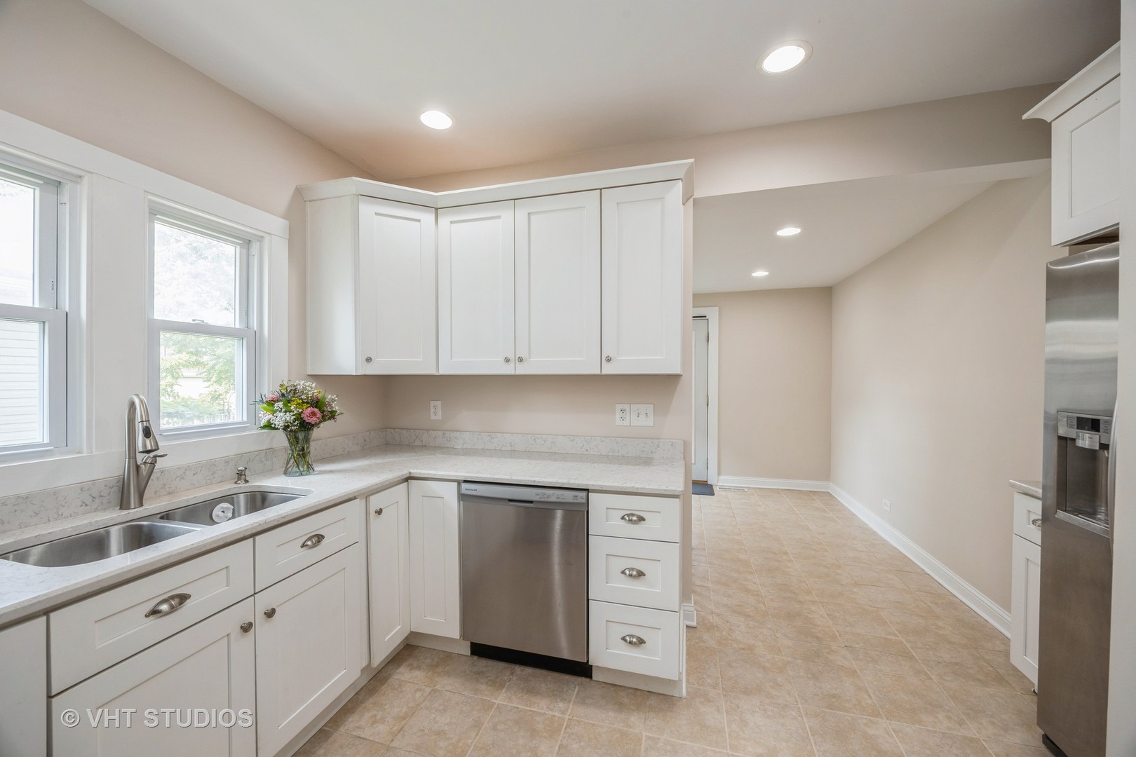 3710 Prairie Avenue Brookfield, IL 60513 - Photo 4 of 27 Gallery Image 4