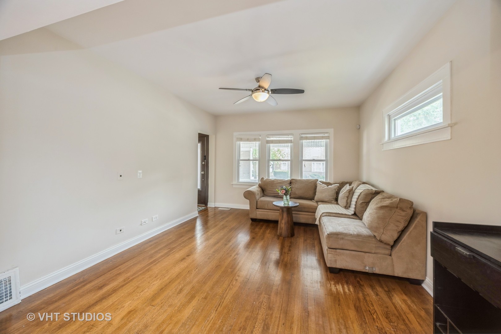 3710 Prairie Avenue Brookfield, IL 60513 - Photo 8 of 27 Gallery Image 8