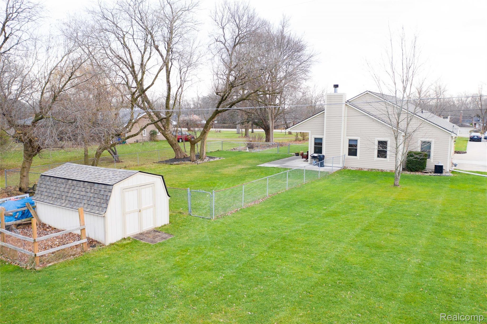 32300 West 10 Mile Road Farmington, MI 48336 - Photo 32 of 33 32300 W 10 Mile Rd, Farmington (32 of 33).jpg