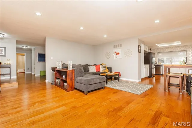 $385,000 | 2721 Heritage Landing, St. Charles, MO 63303