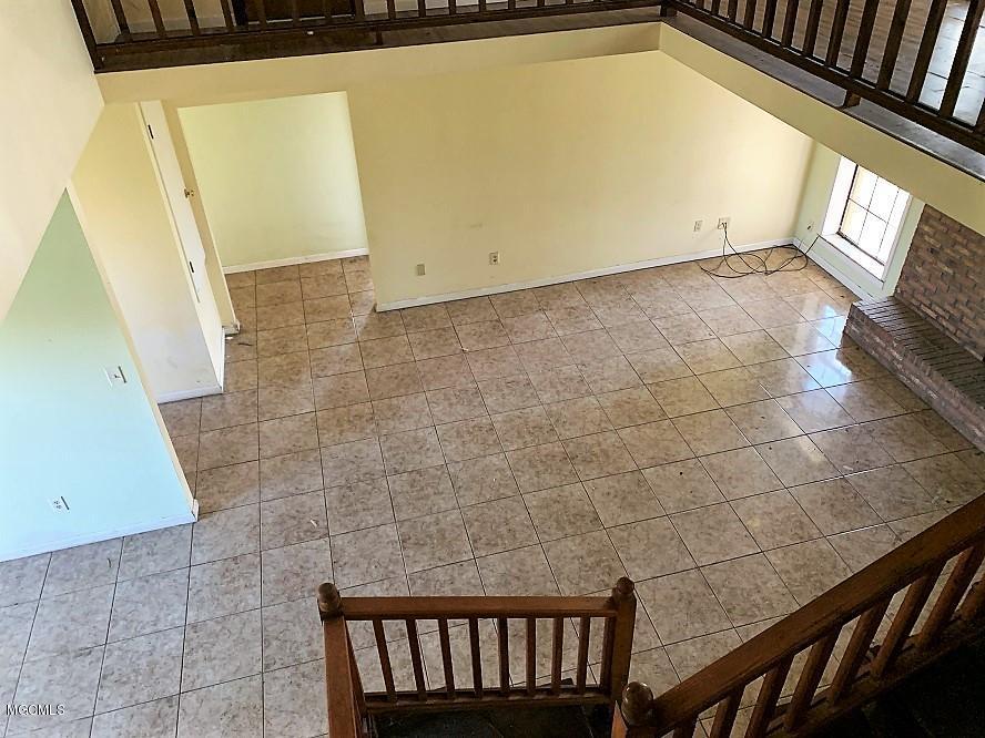 12481 Canal Road Gulfport, MS 39503 - Photo 8 of 28 Living room
