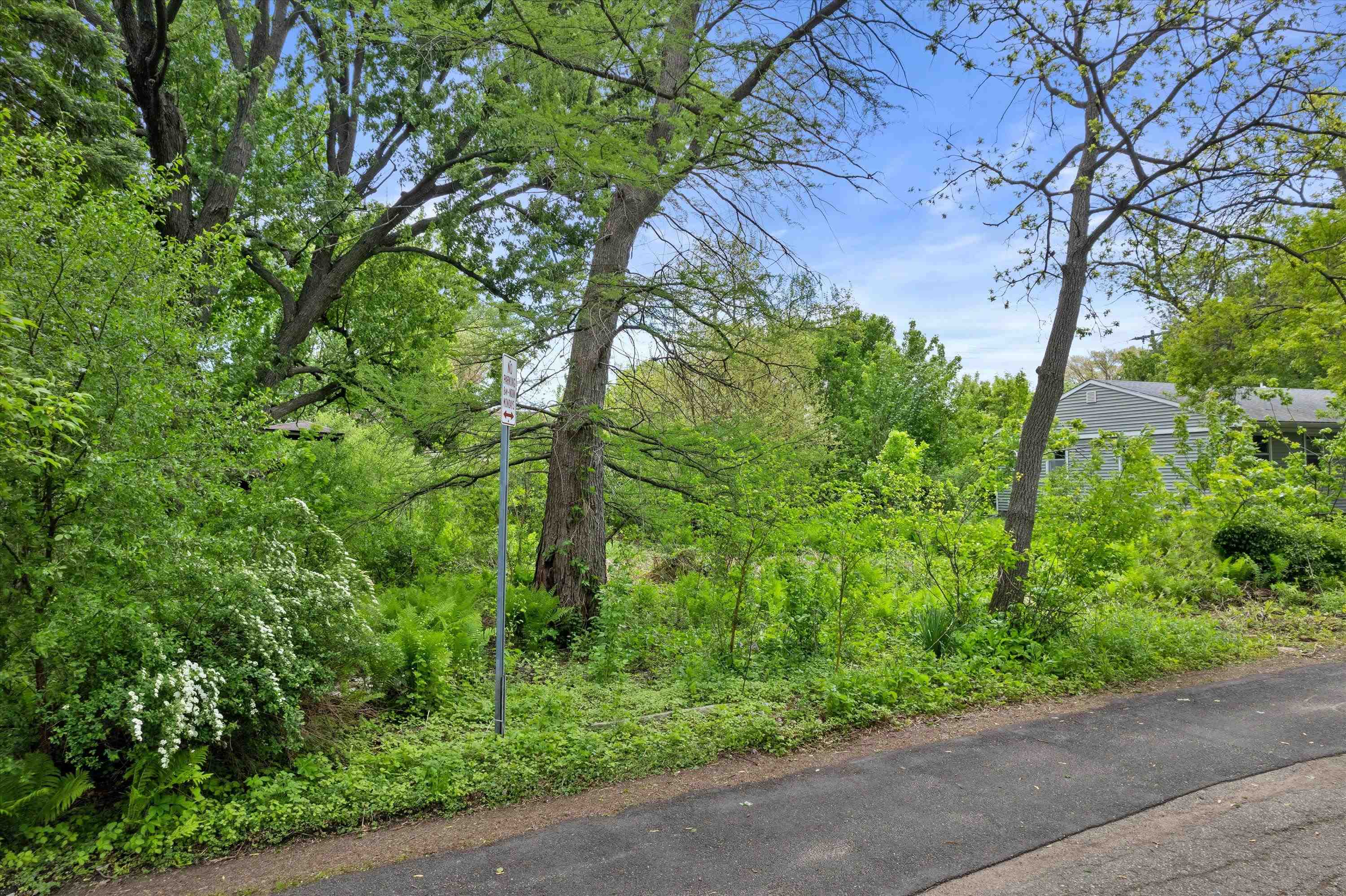 2025 Irwin Madison, WI 53713 - Photo 5 of 12