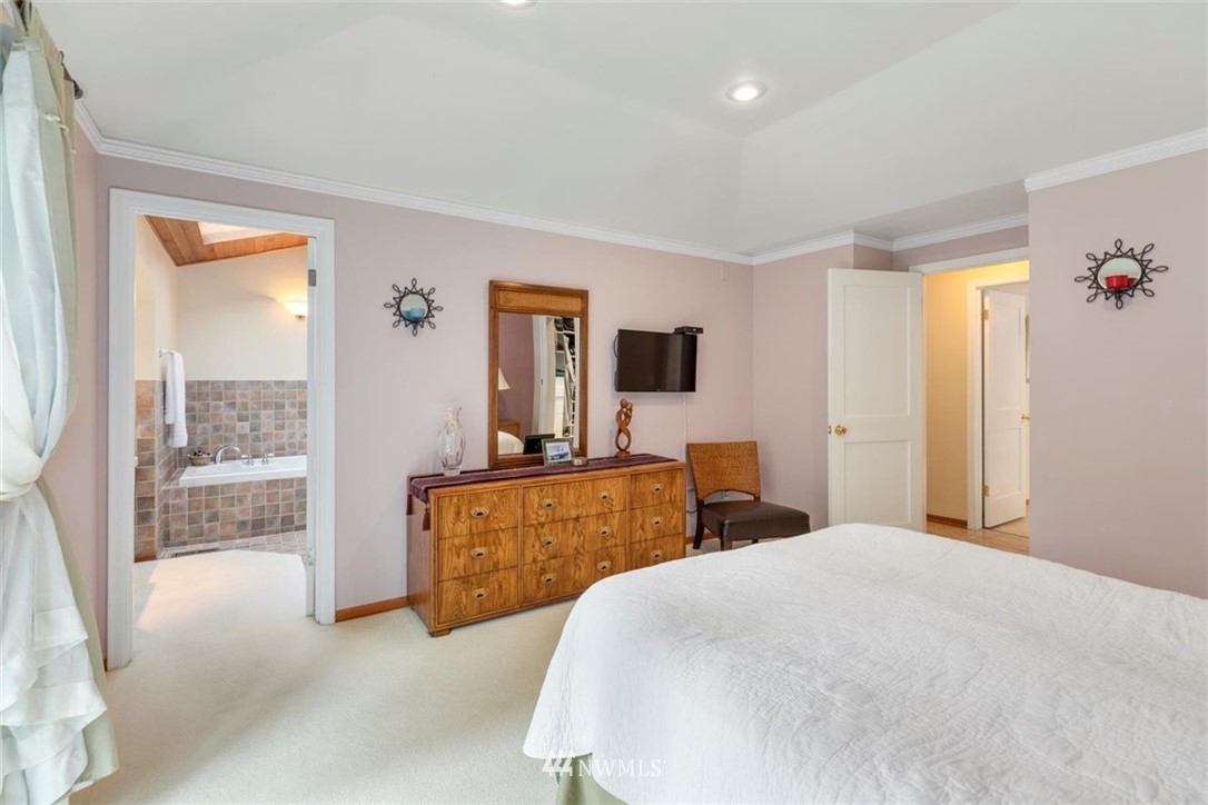 15810 3rd Avenue Southeast Bothell, WA 98012 - Photo 13 of 40 Gallery Image 13