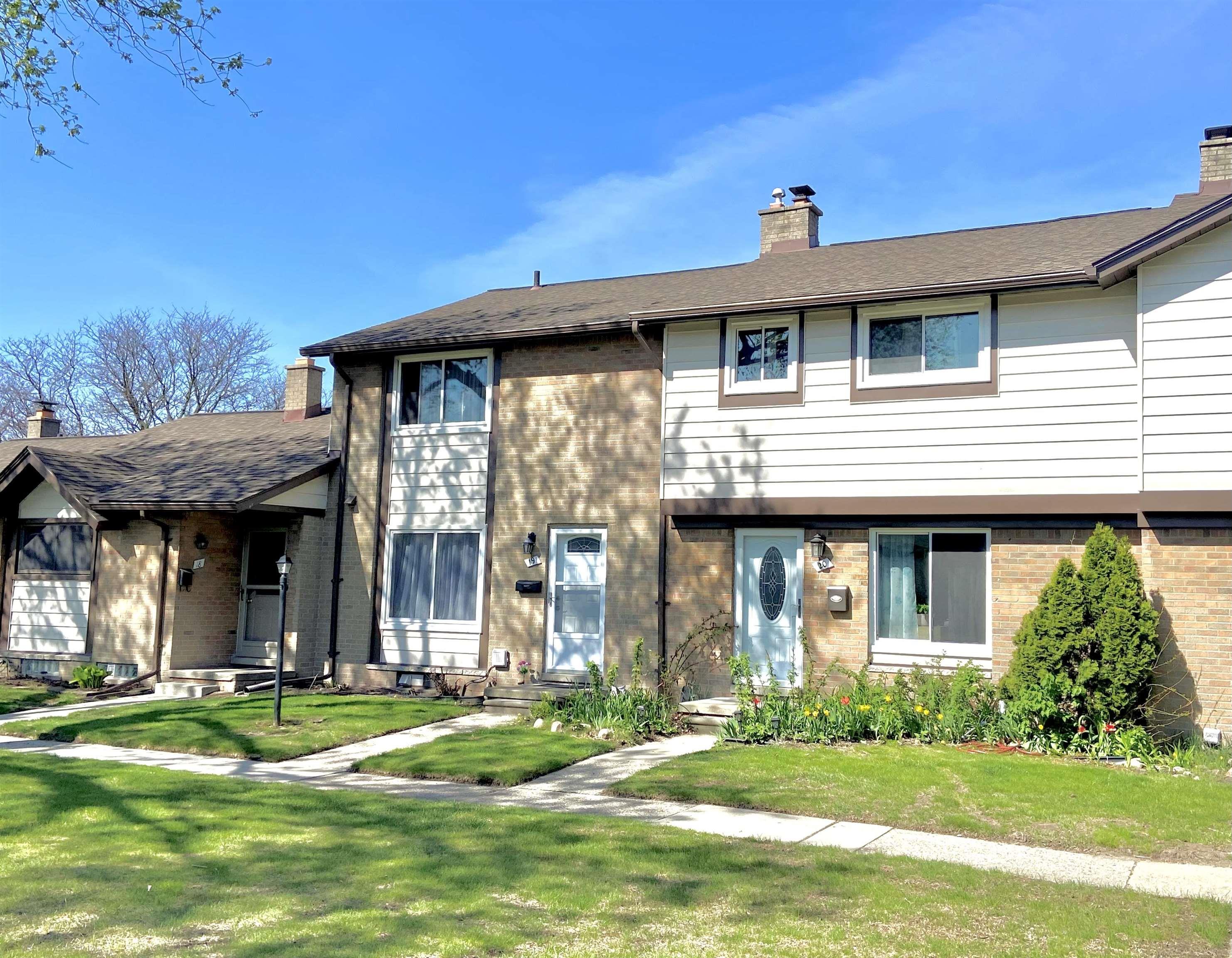 8401 18 18 Mile Road Sterling Heights, MI 48313 - Photo 2 of 41 50212935-640a3283-4cc9-4f01-b574-ac9d503901ca.JPG