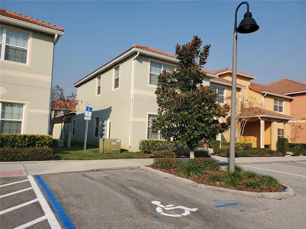 $2,550 | 8965 Cat Palm Road, Kissimmee, FL 34747