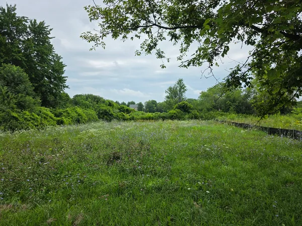 $39,500 | 975 Belle Plaine Avenue, Gurnee, IL 60031
