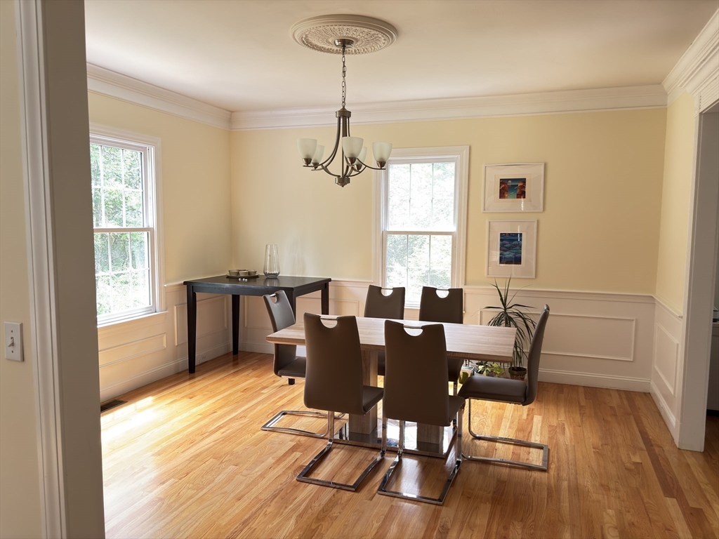 135 Shawsheen Road Bedford, MA 01730 - Photo 5 of 33