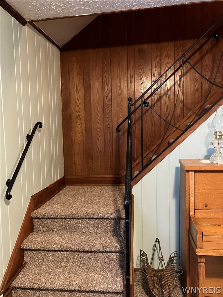 207 Coolidge Road Irondequoit, NY 14622 - Photo 19 of 42