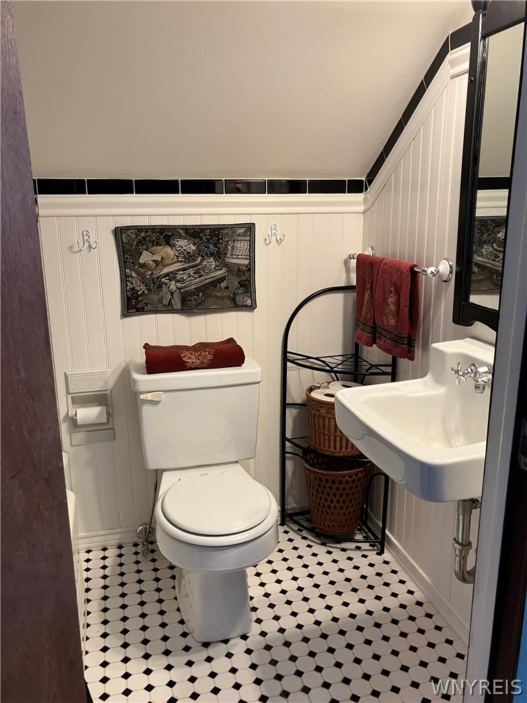 207 Coolidge Road Irondequoit, NY 14622 - Photo 24 of 42