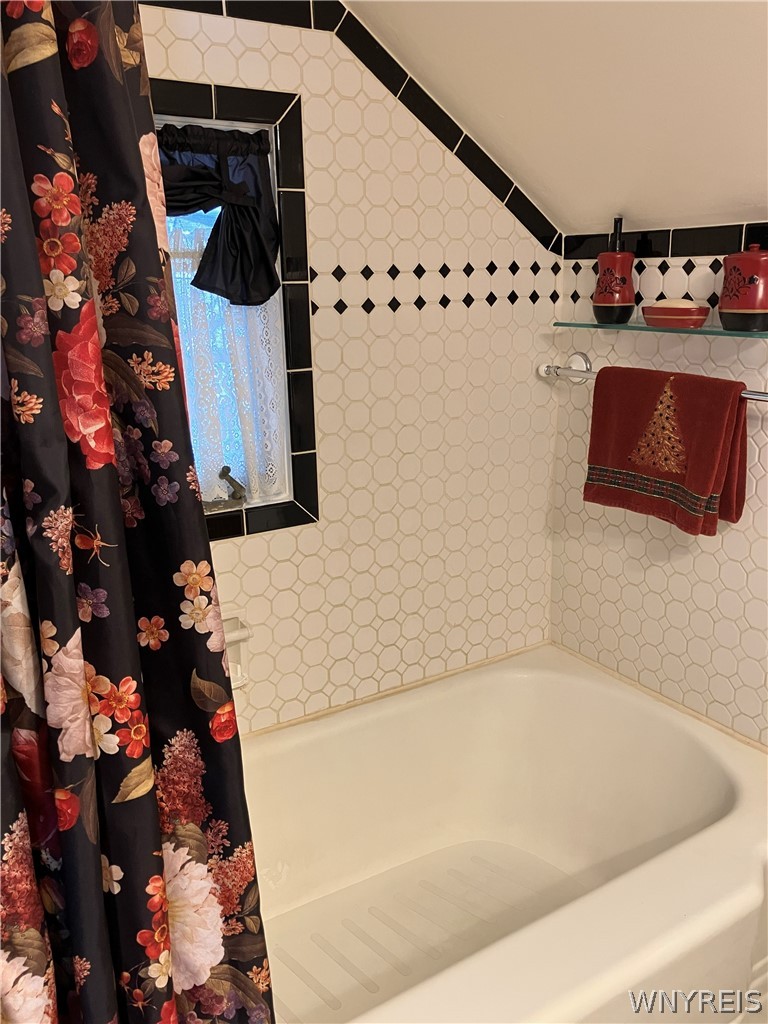 207 Coolidge Road Irondequoit, NY 14622 - Photo 25 of 42