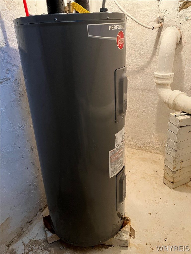 207 Coolidge Road Irondequoit, NY 14622 - Photo 30 of 42