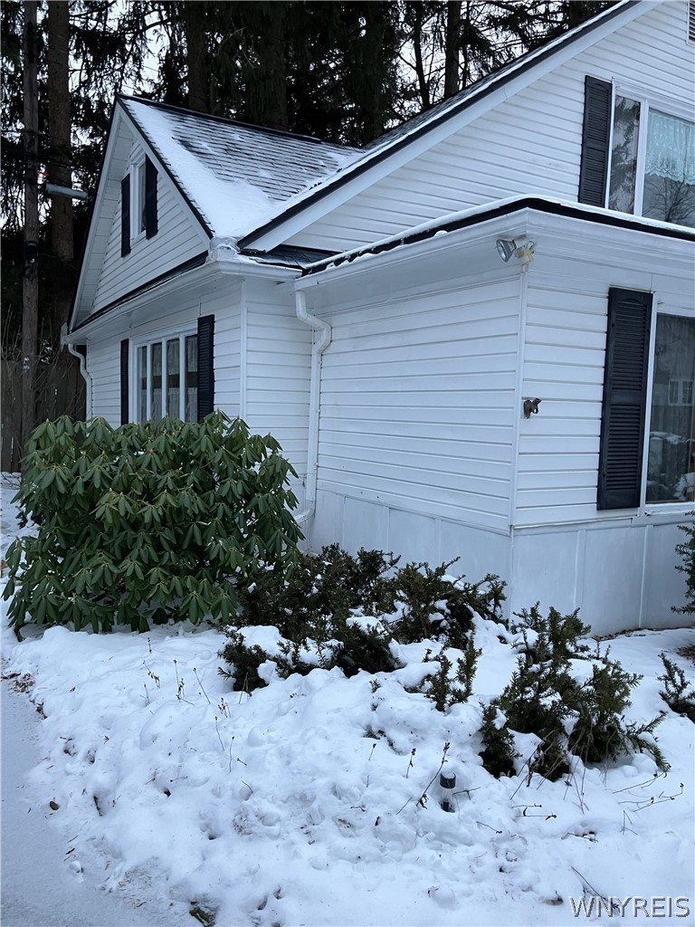 207 Coolidge Road Irondequoit, NY 14622 - Photo 3 of 42