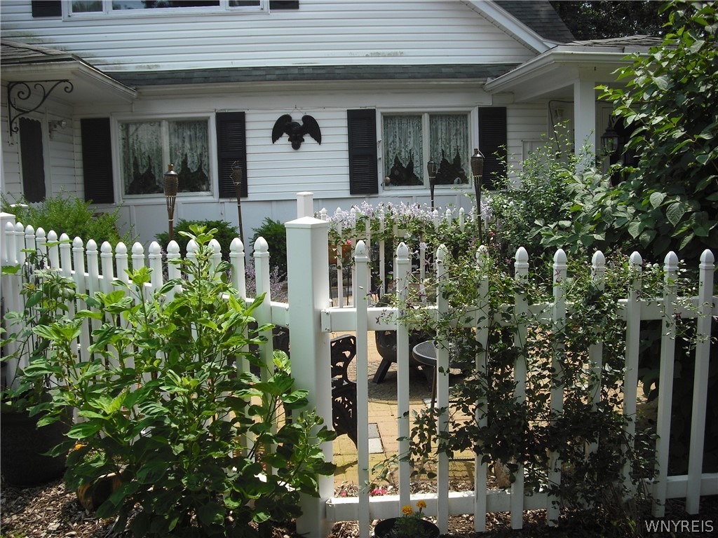 207 Coolidge Road Irondequoit, NY 14622 - Photo 40 of 42